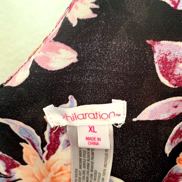 Summery floral Romper - Picture 8 of 8